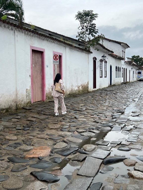 Rua de pedra do centro histórico de Paraty